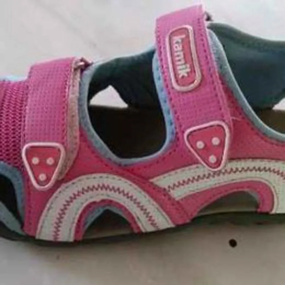 Girls sz 4 SEATURTLE KAMIK hiking water sandals